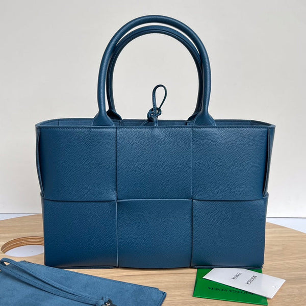 SMALL ARCO TOTE 30 IN AEGEAN BLUE CALFSKIN