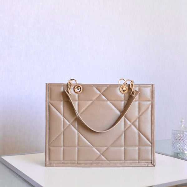 MEDIUM TOTE BOOK 26 BAG IN BEIGE CREAM CALFSKIN