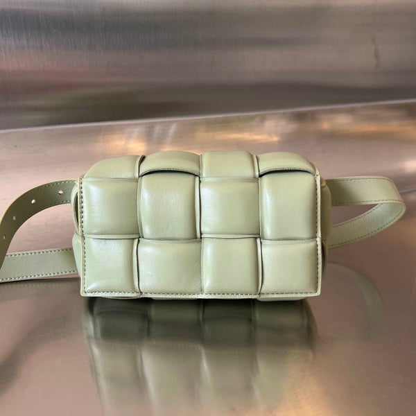 MINI CASSETTE 18 IN WHITE CREAM LAMBSKIN