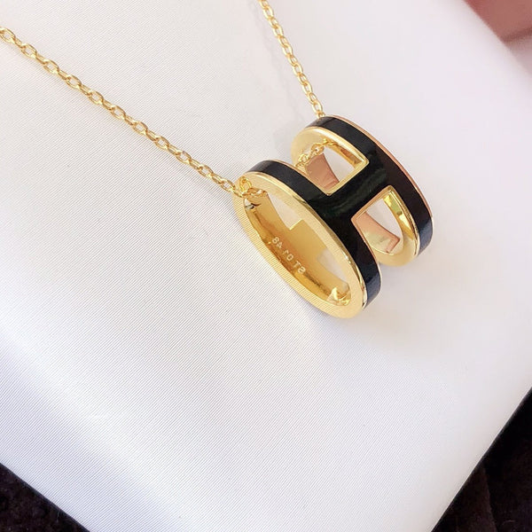 <MAGIC>HM CLIC BLACK ENAMEL GOLD NECKLACE