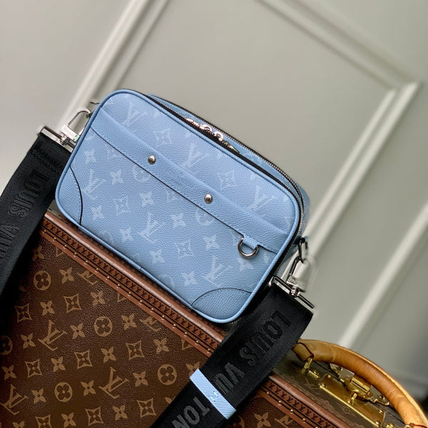 ALPHA MESSENGER 24 IN BLUE MONOGRAM COATED CANVAS AND CALFSKIN