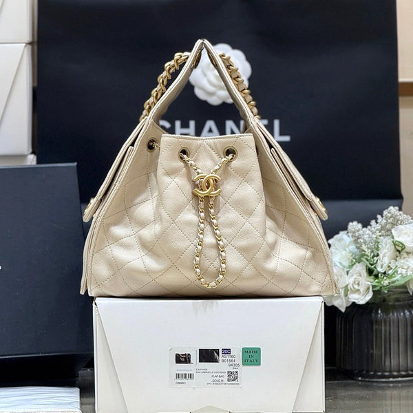 CC 25 HANDBAG IN CREAM 30 GRAINED CALFSKIN GOLD HARDWARE